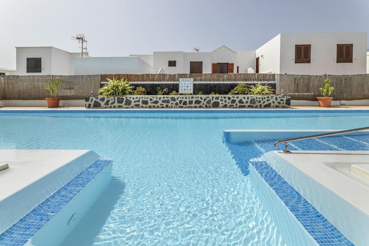 Hola Arnage Pool View Apartman Puerto del Carmen  Kültér fotó
